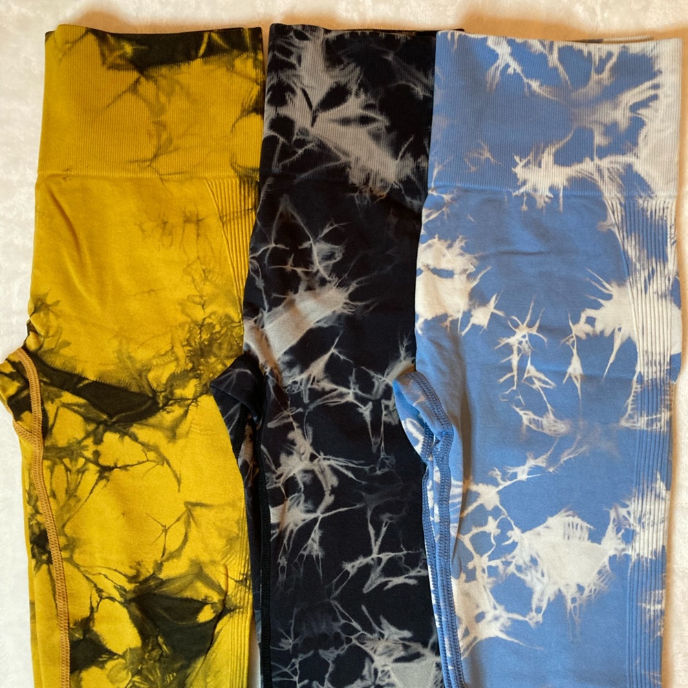 LOT of 3 scrunch butt leggings